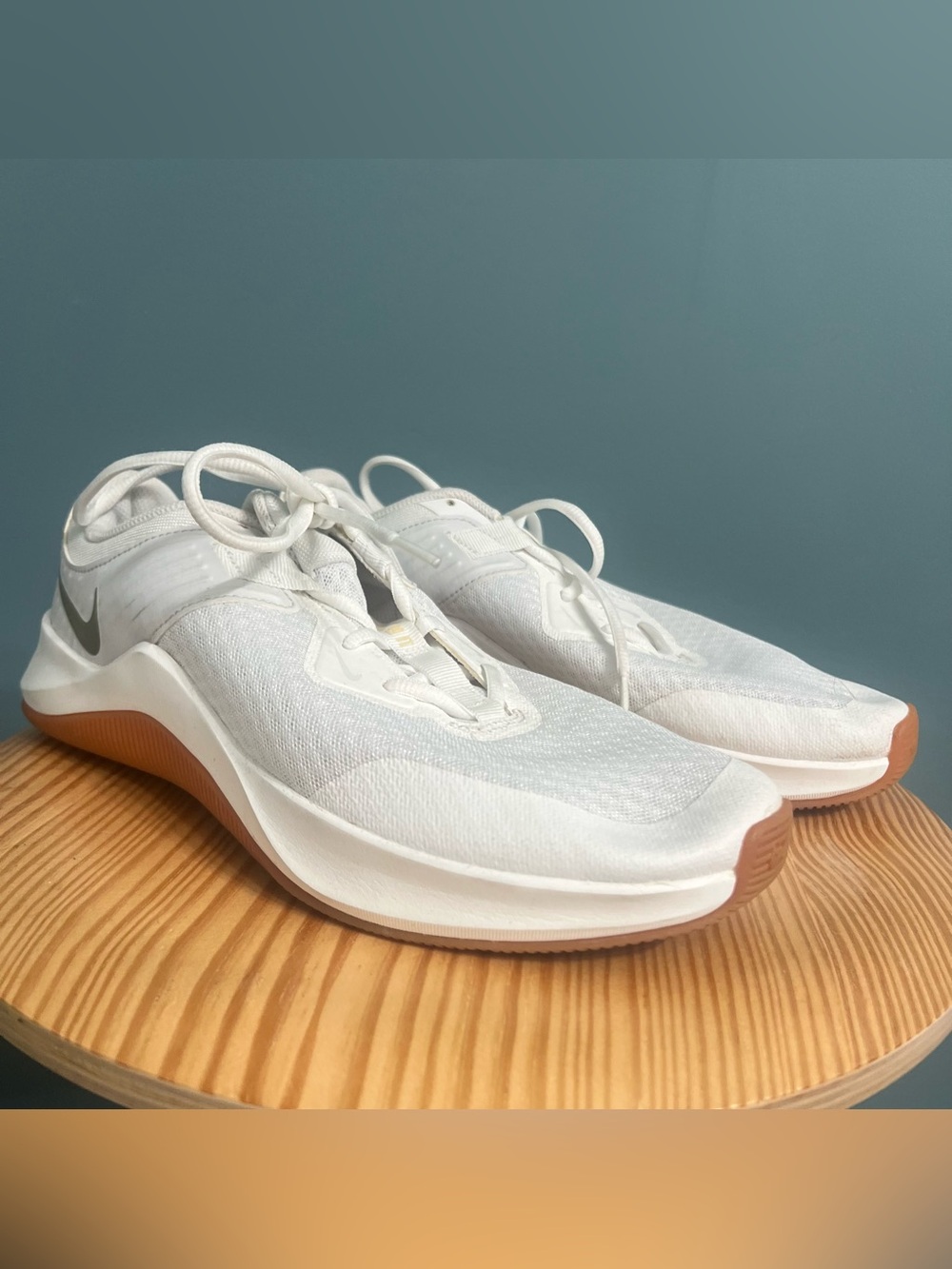 Nike Women's White Gum Sole Training Sneakers Size 10 CU3584-105